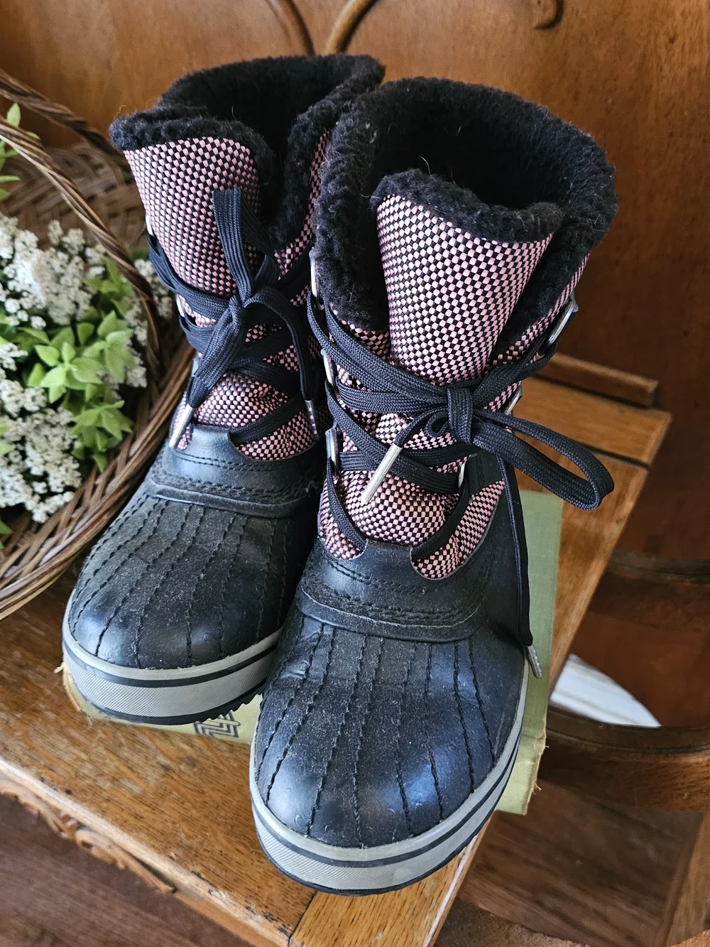 SOREL Tivoli Women’s Waterproof Winter Snow Boots Black Pink Size 7.5